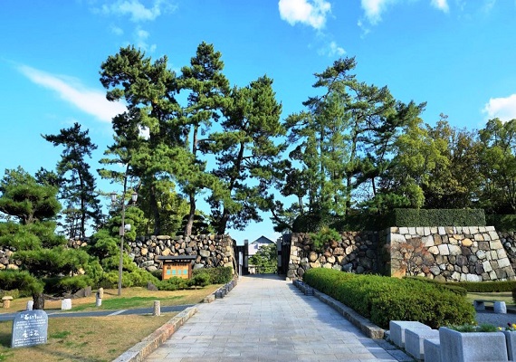 Historic landmark Takamatsu Castle・Tamamo Park
