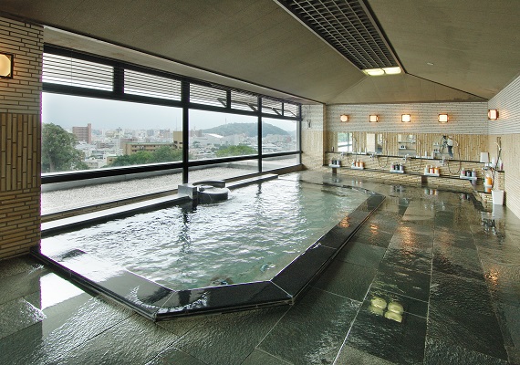 Fine-view open-air bath