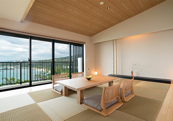 Japanese-Western style room with tatami mats using relaxing Ryukyu tatami mats