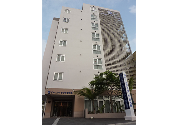 住房手續請到位在正面的「和平島酒店宮古島」內辦理。