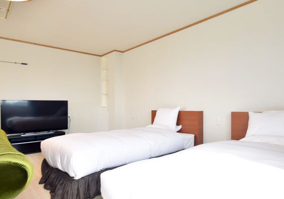 [別館2F]客房:加寬單人床2張，有單人床和日式床墊組