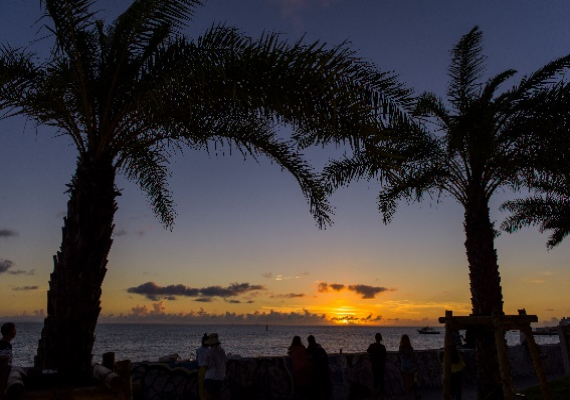 The setting sun from Sunset Beach
