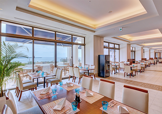 Restaurant with vast sea view 