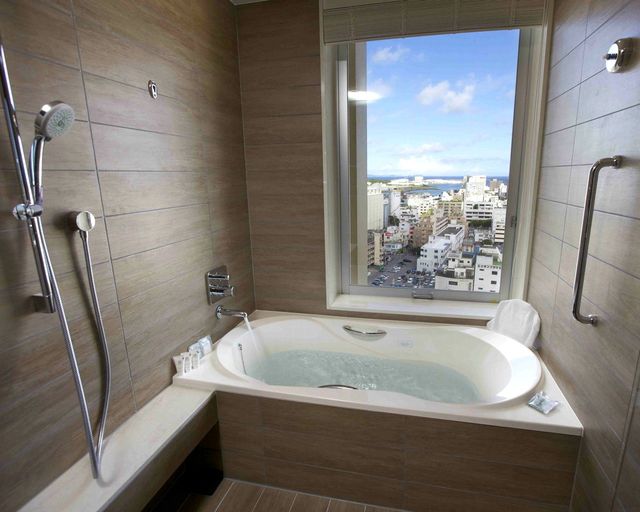 Bayside View Bath Twin Room (35 m², 6F-10F)【Non-smoking】