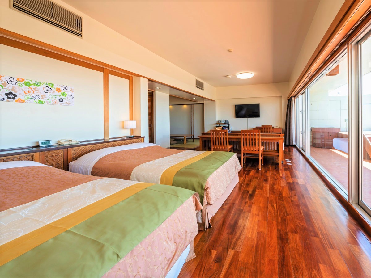 Deluxe Family Room (66.4 m²) [Japanese-Western style room with jacuzzi bath]【Non-smoking】