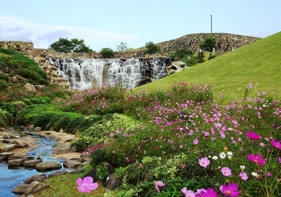 Sanuki Manno Park (national government managed park)