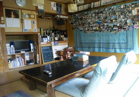 Yuntaku living room