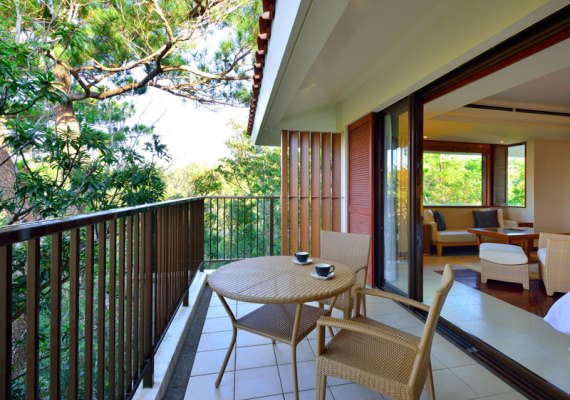 Melting in subtropical greenery Forest Villa