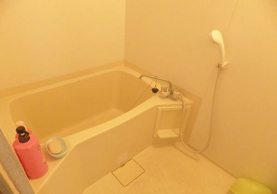 浴室とトイレは別々なので便利です。