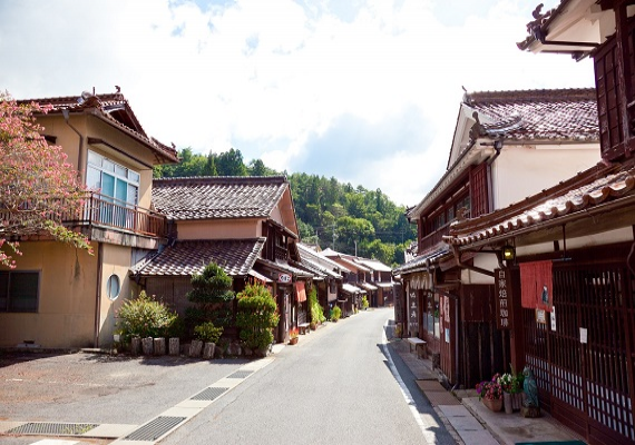 吹屋乡土村・街道