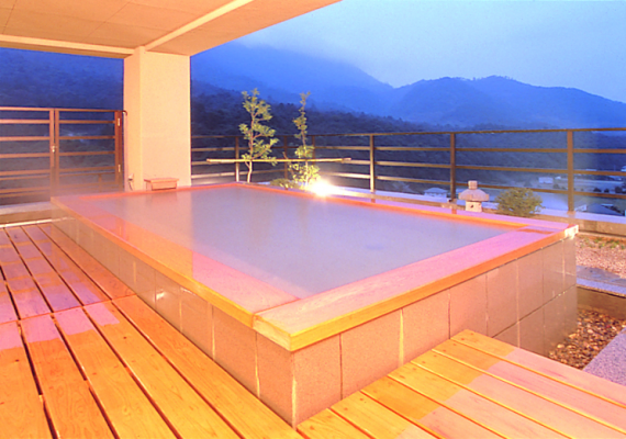 Exclusive open-air bath of Hitenkan (for men)
