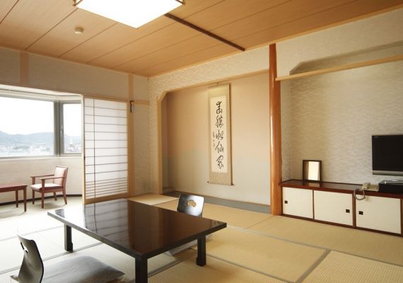 Japanese style room in Sansuikan (12.5 tatami)