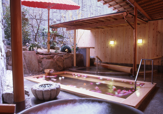 [Hanasumika]
Bath for ladies (open air bath with flowers)
※Exapmle