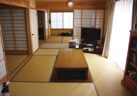 Living room "kotatsu set-in-floor"