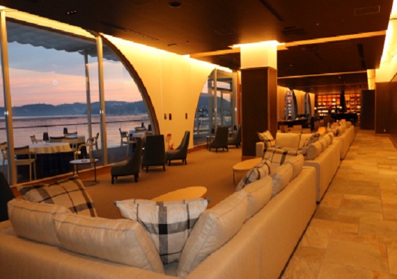The sunset bar lounge 