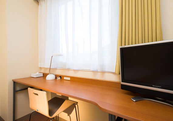 Desk (standard room)