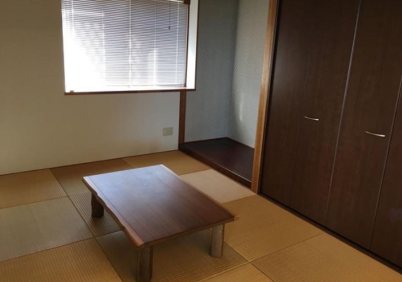 Japanese-style room