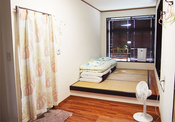 Room with tatami mats that can accommodate up to 3 people