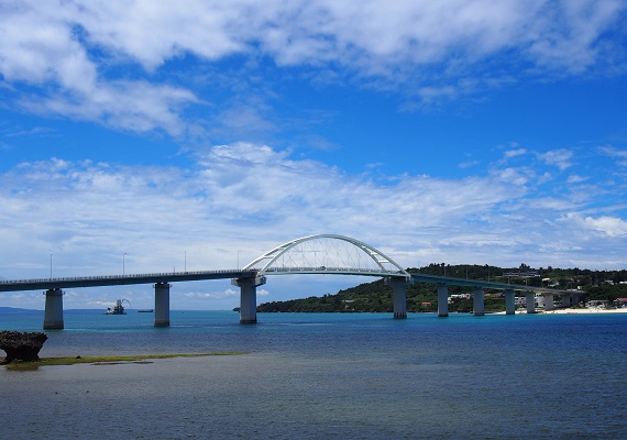 近處也有人氣的觀光景點瀨底大橋！