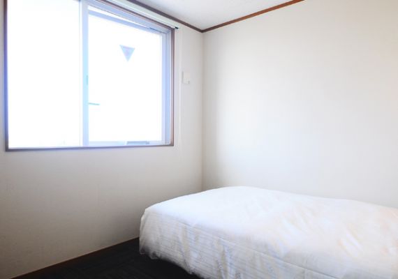 Semi-double room