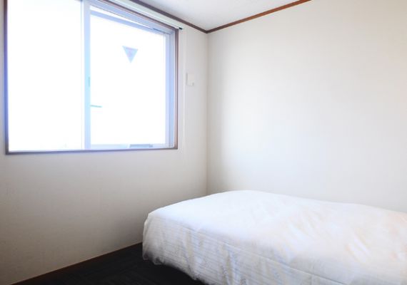 Semi-double room