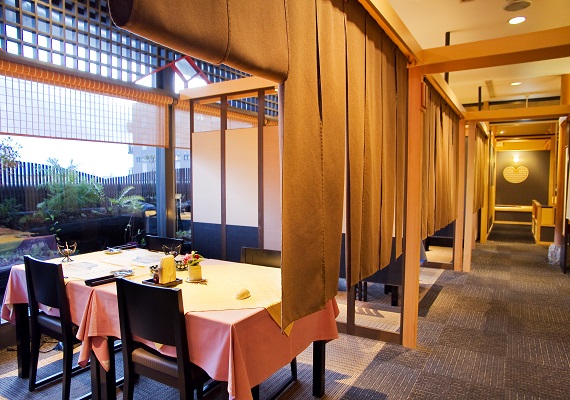 Japanese-style restaurant "Shiki"