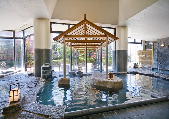 大浴场　也在日本初期登场，日本最古的温泉・道后之汤　