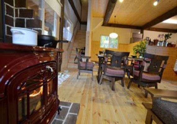 "Auberge in the forest・Premium log house" is like a villa