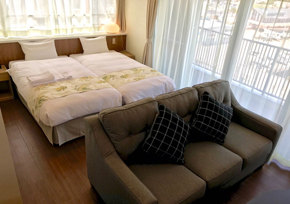 港景雙床房（5樓以上）
雙床房＋沙發床（雙人尺寸）對應，最多可容納4位賓客住宿
