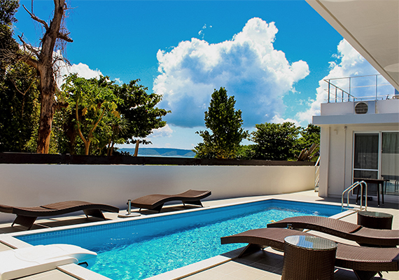 「Ahman Suite Villa Sumuide	」は全棟プール付
※屋外プールの温度設定は平均21度～26度ですが、外気温により水温も変動しますので予めご了承ください。