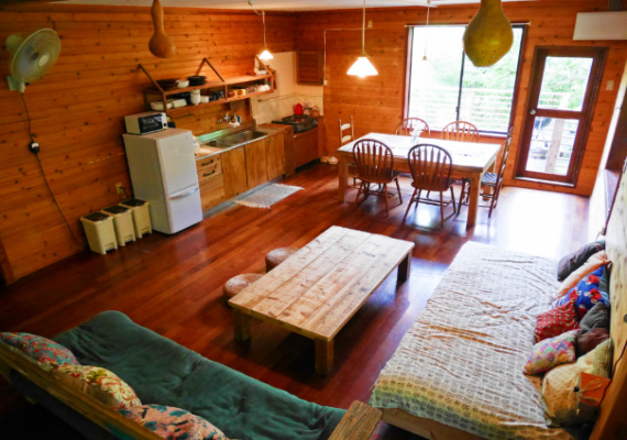 Spacious living room