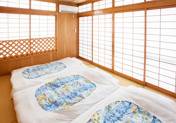 Japanese-style room