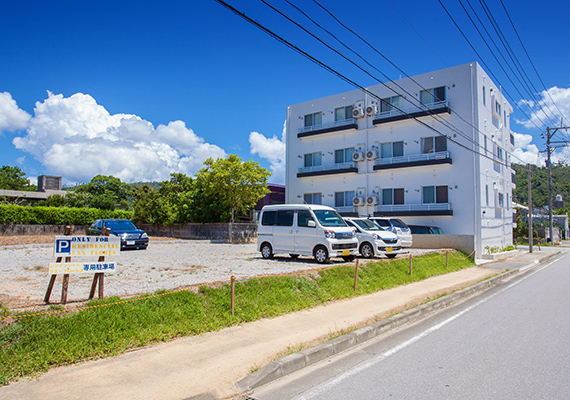 無料駐車場完備（建物裏手）