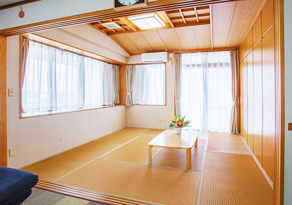 편안하게 휴식하실 수 있는 일본식 룸