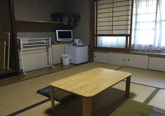 Japanese-style room