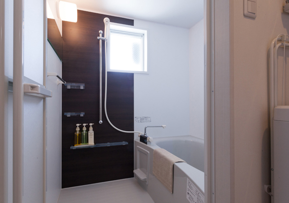 Spacious bathroom in white tones