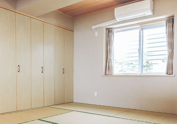 In addition to the bedroom, a Japanese-style room is also available.