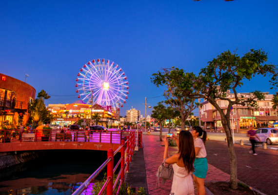 夜晚的美國村♪