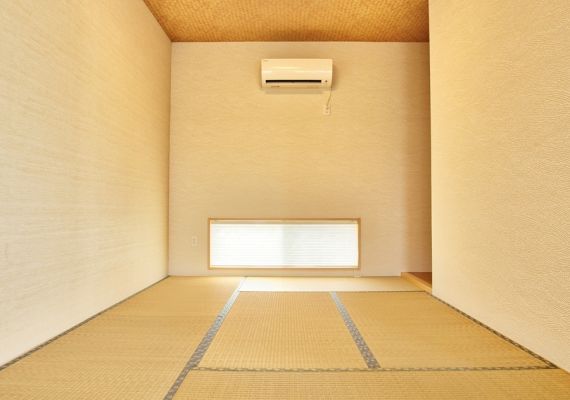 [Japanese-style room]