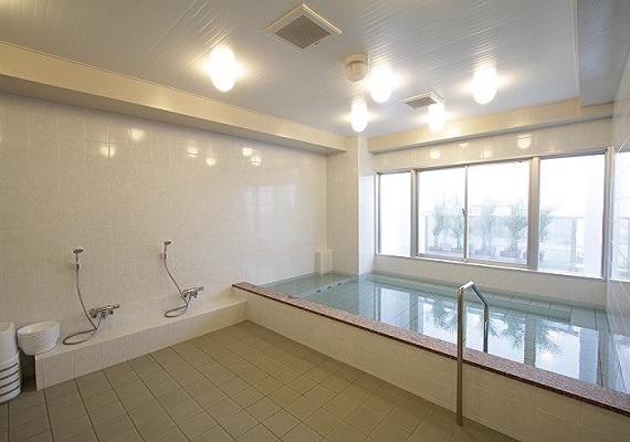 Large communal bath on the 10th Floor