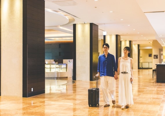 以沉穩典雅的室內設計搭配細膩貼心的款待服務，溫柔撫慰旅途的疲憊，讓每一刻停留都充滿安心與舒適。