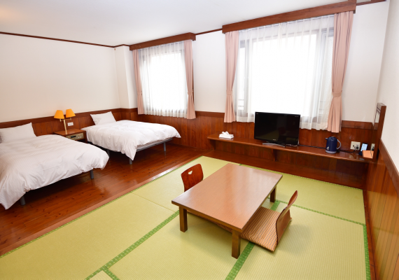 Japanese-Western style room A (twin bed + 6 tatami mats)