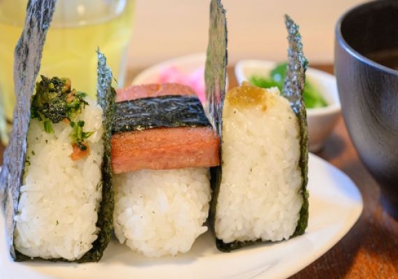 朝食「おむすび」無料サービス
