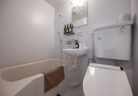 Guest room (unit bath)