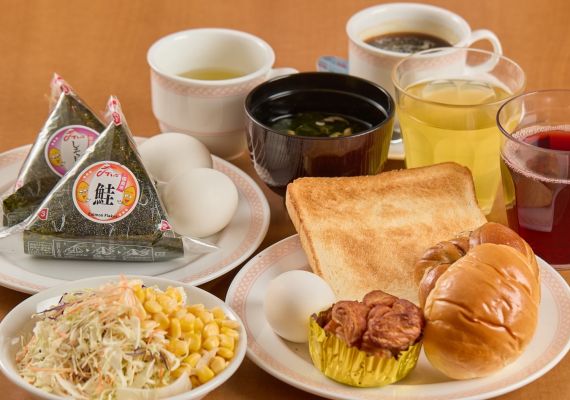 朝食無料サービス（レストラン 1階）