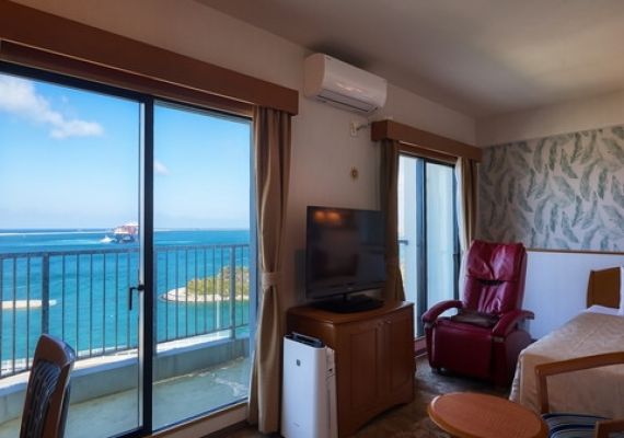 Twin room (sea side)