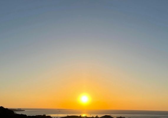 テラスデッキから眺める夕陽