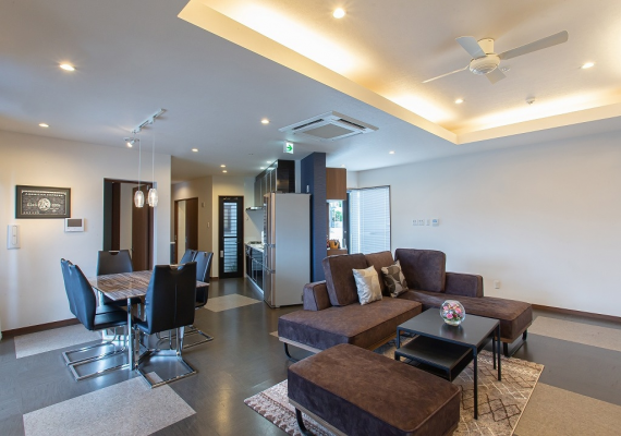 Extensive living room