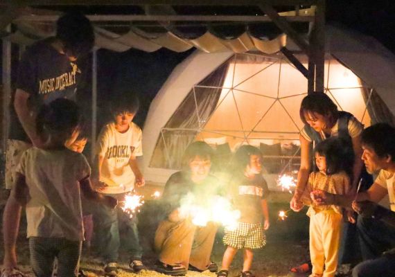 액티비티: 손에 들고 하는 불꽃놀이 (센코하나비등)
