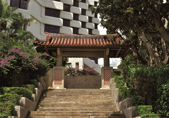 Stay in Naha with advantageous access conditions